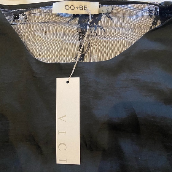 VICI Black Flowy Top - NWT - Picture 2 of 3